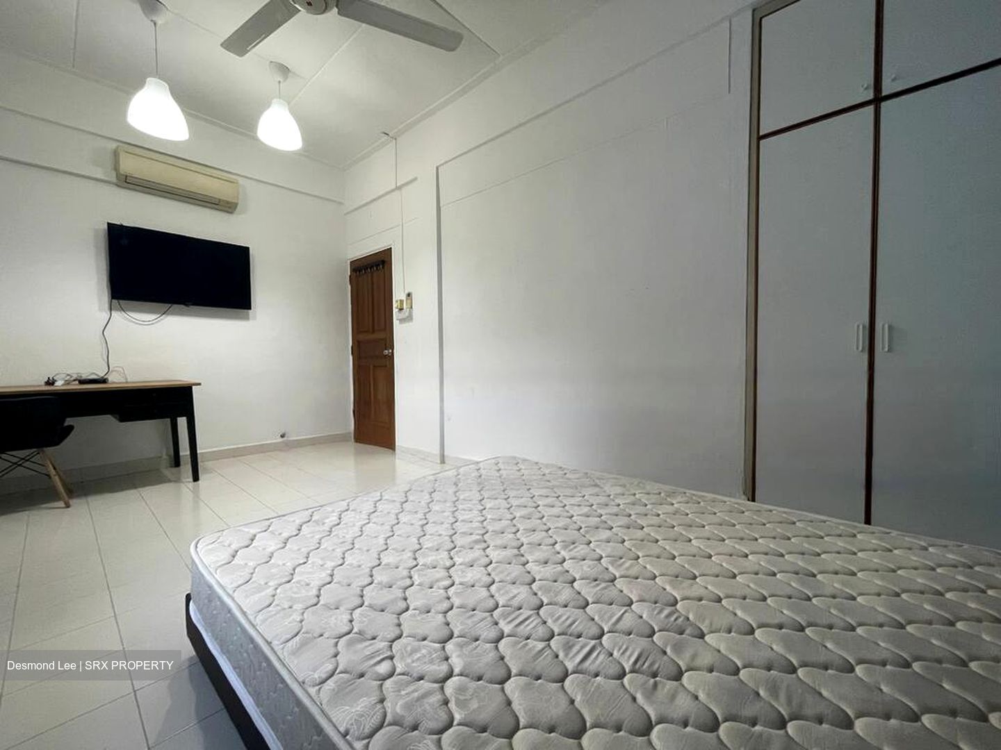 Sixth Avenue (D10), Terrace #443225081